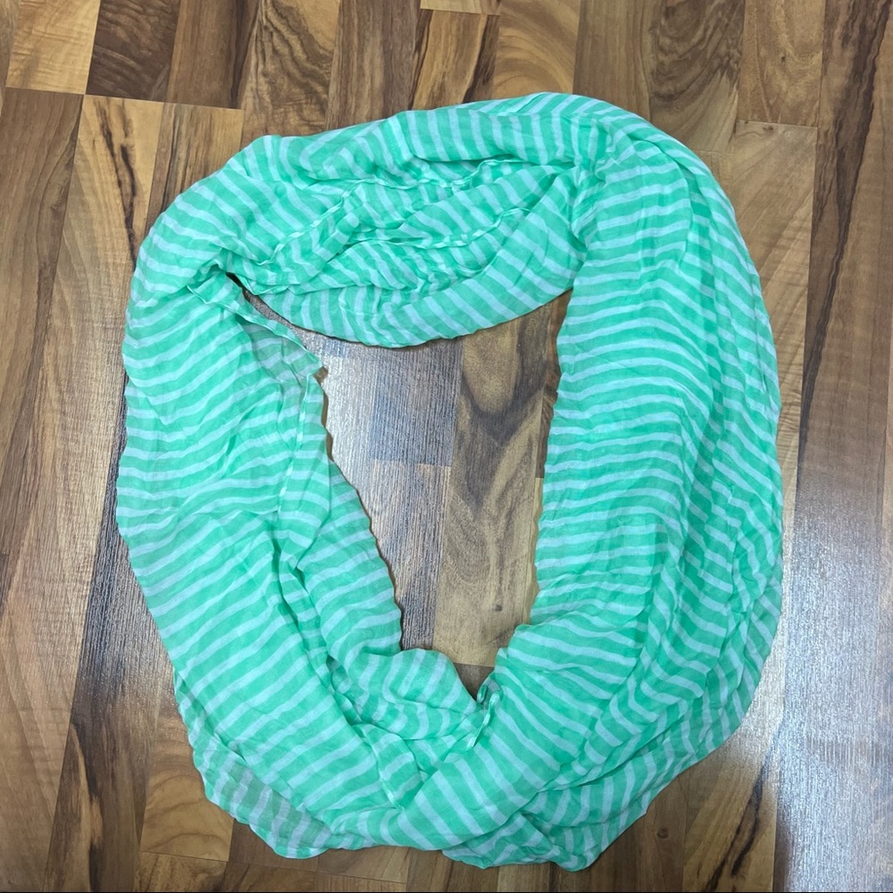 Green and white infinity scarf